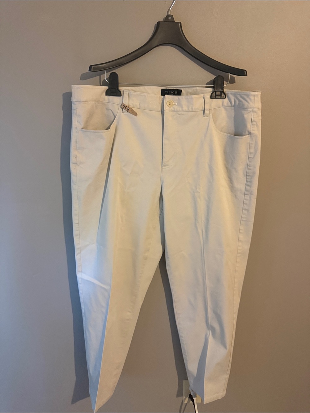 Talbots Woman Tapered ankle trousers. Size 16 W. Light khaki shade.